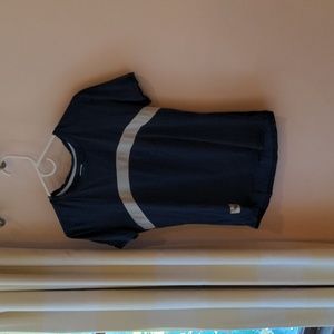 Tracksmith Twilight Tee, women's medium, color navy/white